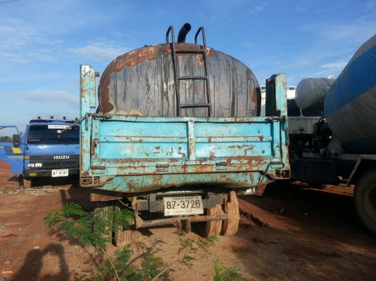 รถดั้ม 6 ล้อ พร้อมถังน้ำและเครื่องสูบ สภาพดีพร้อมใช้งาน