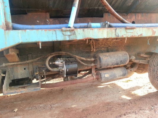 รถดั้ม 6 ล้อ พร้อมถังน้ำและเครื่องสูบ สภาพดีพร้อมใช้งาน