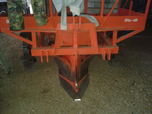 ขายแล้วเครื่องปลูกอ้อยร่องคู่ จุมพลเกษตรยนต์ รุ่น SHz-40 สภาพใหม่มากใช้ปลูกแค่50ไร่ ราคา55,000บาท.