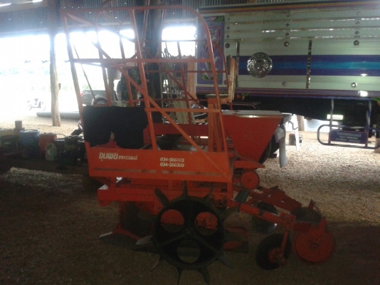 ขายแล้วเครื่องปลูกอ้อยร่องคู่ จุมพลเกษตรยนต์ รุ่น SHz-40 สภาพใหม่มากใช้ปลูกแค่50ไร่ ราคา55,000บาท.