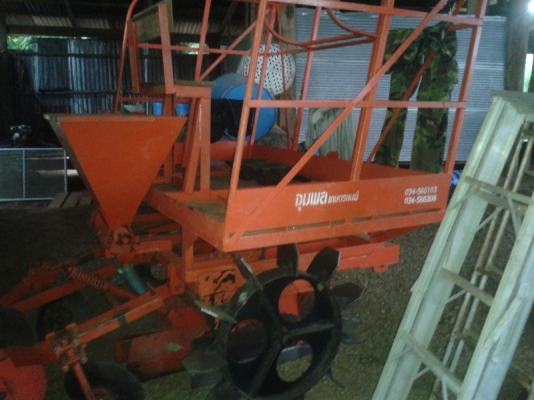 ขายแล้วเครื่องปลูกอ้อยร่องคู่ จุมพลเกษตรยนต์ รุ่น SHz-40 สภาพใหม่มากใช้ปลูกแค่50ไร่ ราคา55,000บาท.