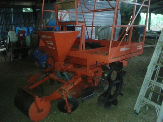 ขายแล้วเครื่องปลูกอ้อยร่องคู่ จุมพลเกษตรยนต์ รุ่น SHz-40 สภาพใหม่มากใช้ปลูกแค่50ไร่ ราคา55,000บาท.