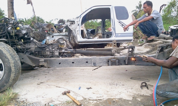 ขายหัวกะบะหัวเดียวพร้อมกะบะหลังD.Max 05 พร้อมฝากระโปรงแก้ม.ซ้ายขวาหน้ากระจังพร้อมไฟหน้าและกันชนครบชุดเจ้าของขายเอง ขายหัวกะบะหัวเดียวพร้อมกะบะหลังD.Max 05 พร้อมฝากระโปรงแก้ม.ซ้ายขวาหน้ากระจังพร้อมไฟหน้าและกันชนครบชุดเจ้าของขายเอง