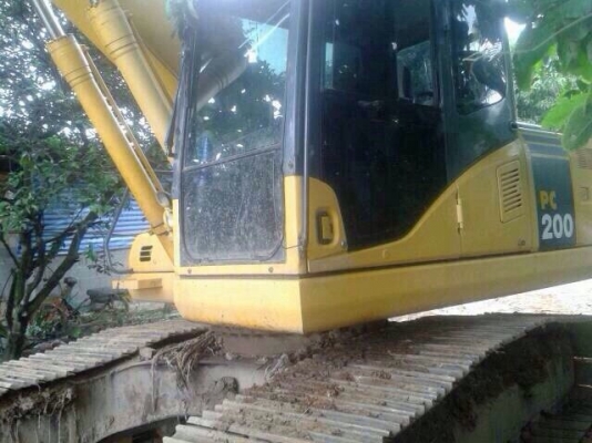 ขายด่วน KOMATSU PC200-7 ไมล์7,XXXชม.รถสวยค่ะ
