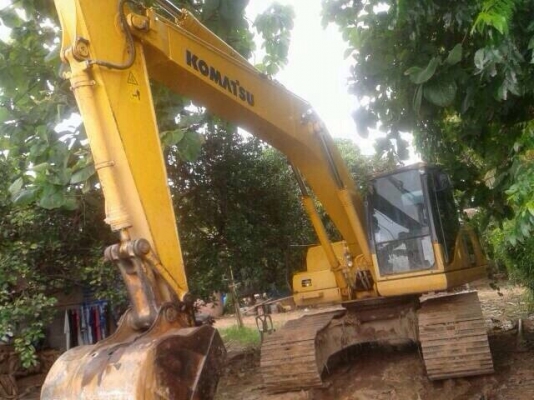 ขายด่วน KOMATSU PC200-7 ไมล์7,XXXชม.รถสวยค่ะ