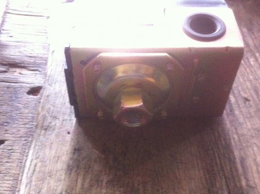 เพรสเชอร์สวิทซ์ (Pressure Switch) ยี่ห้อ OKURA  ใช้กับระบบการทำงานของปั๊มลม ของใหม่ลดราคาสุดๆ