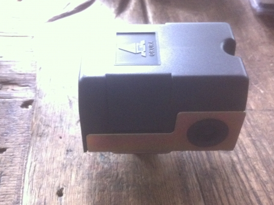 เพรสเชอร์สวิทซ์ (Pressure Switch) ยี่ห้อ OKURA  ใช้กับระบบการทำงานของปั๊มลม ของใหม่ลดราคาสุดๆ