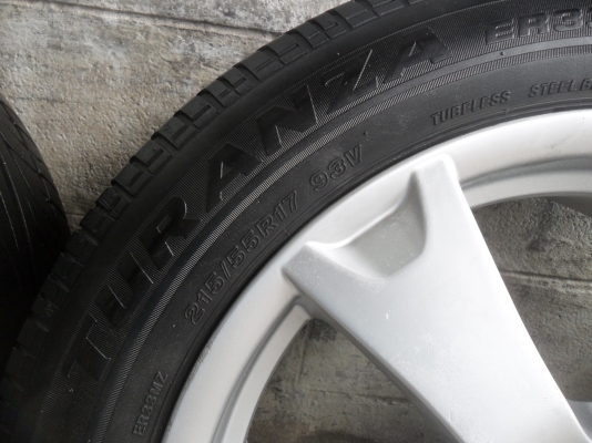 ล้อแม็ก 17นิ้ว 5รู114 พร้อมยาง สวยๆ 4 ล้อ ราคา 6900 บาท