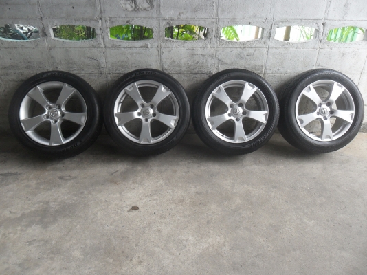 ล้อแม็ก 17นิ้ว 5รู114 พร้อมยาง สวยๆ 4 ล้อ ราคา 6900 บาท
