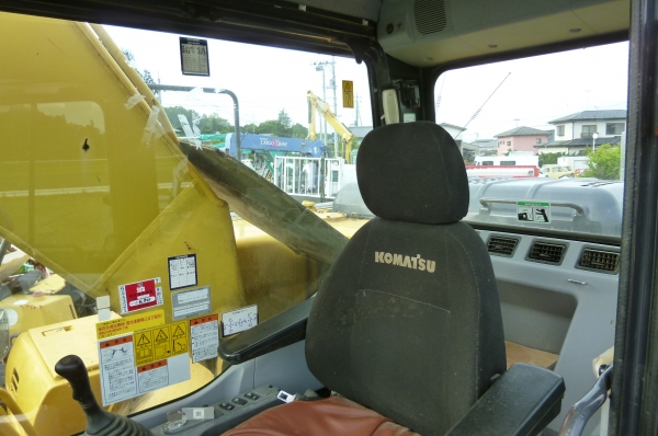 รถขุด Komatsu PC200LC-7 S/N: 201185 สต็อกเราที่ญี่ปุ่น สนใจโทร. 080-6565422 (หนิง)