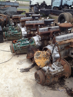 ขายเครื่องจีนพร้อมเกียร์ 160 แรง คล้าย 6D14 รถเมืองไทยครับ สภาพสวยติดได้ทุกตัวครับ ติดต่อ 089499-3151