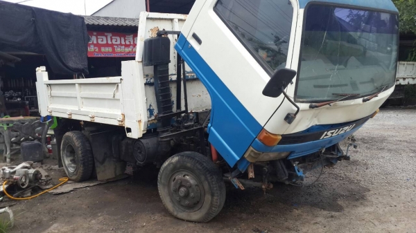 รถหกล้อดั้ม isuzu ks 110 ดั้ม 8 ตัน Fหน้าFหลัง พวงมาลัย เพาเวอร์