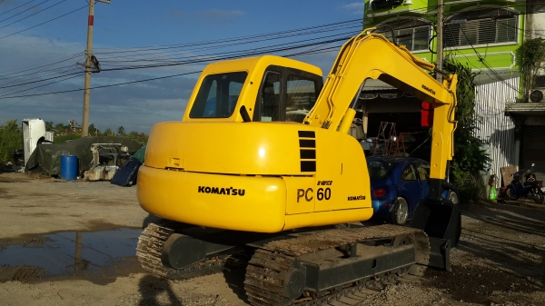 KOMATSU pc60-7