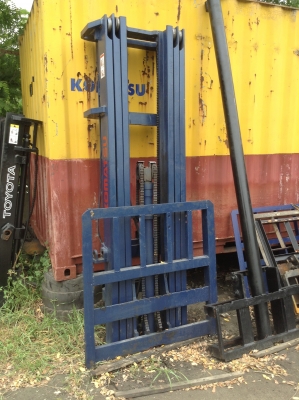 +++ ขายเสาฟูลฟรี  6  เมตร  KOMATSU FD25-12  ราคา  85,000.- บาท +++
