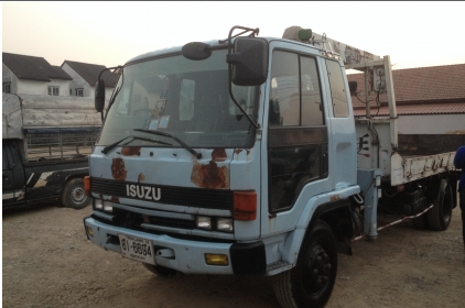 ขาย6 ล้อ มีเครนท้องวี 3.3  มีสไล