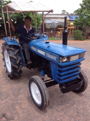 แทรกเตอร์อีซากิ 22 แรง สภาพดี เครื่องเกียร เฟืองท้ายดี ขายพร้อมมีผานหลัง