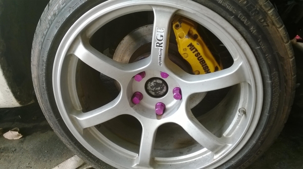 ขายล้อขอบ 18 RG2 หน้า 9 หลัง10 พร้อมยางคับ