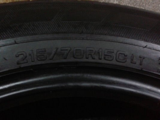 ขาย ยาง 215-70-15