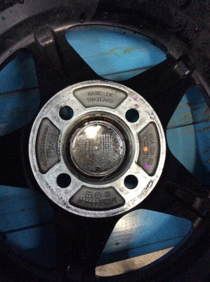 ขายแม็กมือ2 lenso ขอบ15 ใส่ได้4 วัน ถูกๆครับ