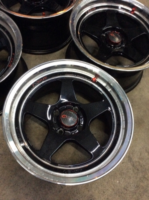 ขายแม็กมือ2 lenso ขอบ15 ใส่ได้4 วัน ถูกๆครับ