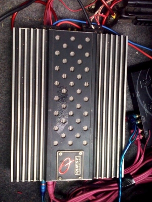 เครื่องเสียงรถยนต์ขายยกชุด3500ได้หมดเลยตามภาพที่เห็นไม่เคยซ่อมไม่เสียไม่พังดัง100เปอร์เซ็นต์