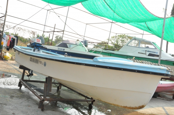 เรือตกปลา 13 ฟุต พร้อมเครื่อง Suzuki 8 แรง