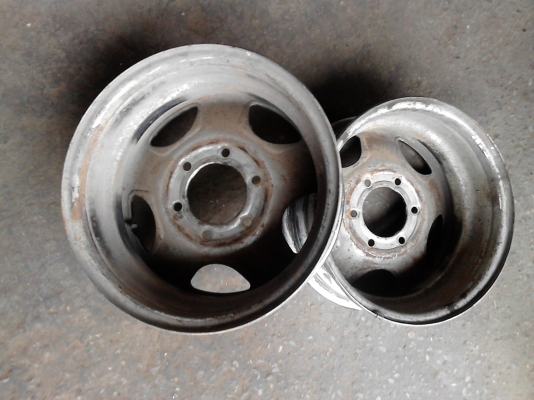 กะทะผ่า 6  รู  ขอบ 15   แข็งแรง บรรทุกหนักได้มาก  มี 2 ใบ   Tel.081-427-3941