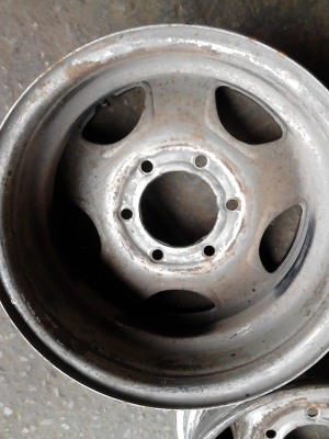 กะทะผ่า 6  รู  ขอบ 15   แข็งแรง บรรทุกหนักได้มาก  มี 2 ใบ   Tel.081-427-3941