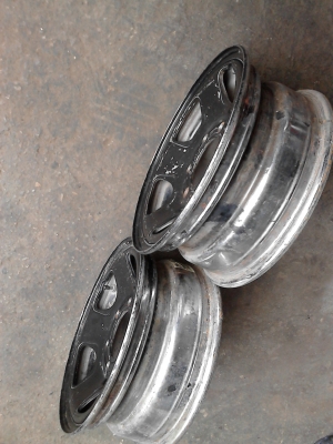 กะทะผ่า 6  รู  ขอบ 15   แข็งแรง บรรทุกหนักได้มาก  มี 2 ใบ   Tel.081-427-3941