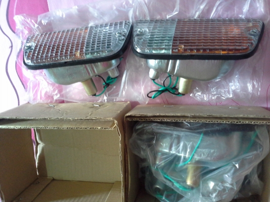 ขายไฟหรี่ดัทสันช้างเหยียบ620ของใหม่มี2คู่ๆละ480-พร้อมส่งคร้าบ