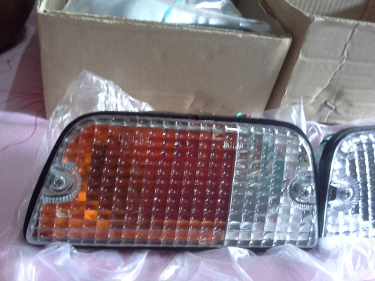 ขายไฟหรี่ดัทสันช้างเหยียบ620ของใหม่มี2คู่ๆละ480-พร้อมส่งคร้าบ