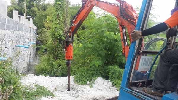 ขายสว่านเจาะ0815667535