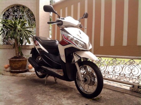 ขออนุญาติขาย Honda CLICK-i  สีขาวมุก วิ่งน้อย 8,xxx กิโลแท้ โอนให้ฟรีครับ