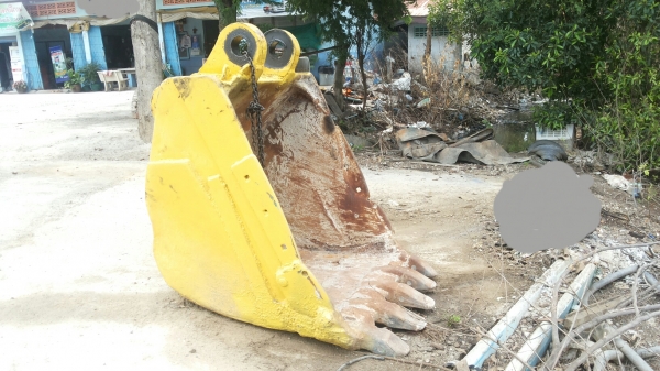 ขายด่วนบุ้งกี้รถเเม็คโคร SK200 ใส่ได้กับรถเเม็คโครโกเบโก้KOBELCOได้ทุกรุ่น ขายด่วนบุ้งกี้รถเเม็คโคร SK200 ใส่ได้กับรถเเม็คโครโกเบโก้KOBELCOได้ทุกรุ่น