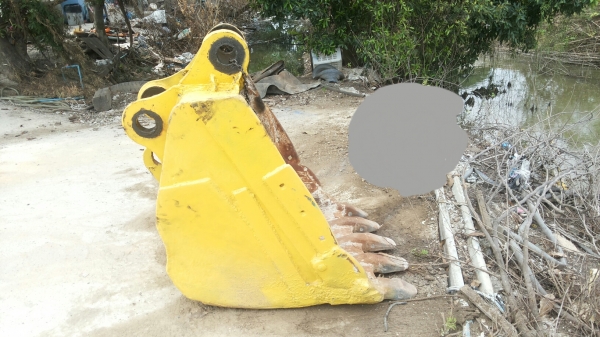 ขายด่วนบุ้งกี้รถเเม็คโคร SK200 ใส่ได้กับรถเเม็คโครโกเบโก้KOBELCOได้ทุกรุ่น ขายด่วนบุ้งกี้รถเเม็คโคร SK200 ใส่ได้กับรถเเม็คโครโกเบโก้KOBELCOได้ทุกรุ่น