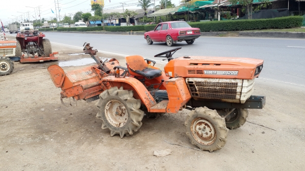 รถไถนา kubota B 1200 DT