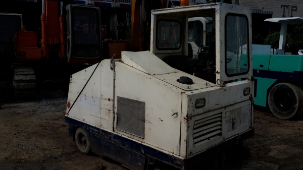 รถกวาดพื้น HOWA HF66A