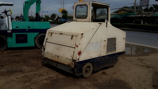 รถกวาดพื้น HOWA HF66A