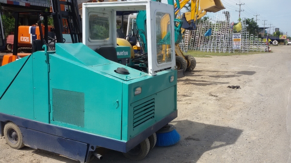 รถกวาดพื้น HOWA HF66A