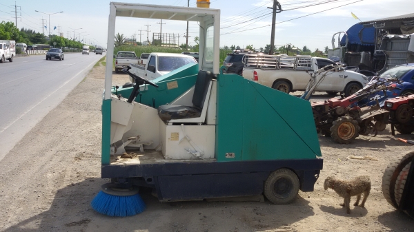 รถกวาดพื้น HOWA HF66A