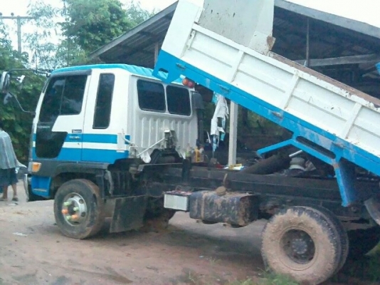 ขายดั้ม HINO เครื่องHO7C 185แรง เครื่องดี แคชซีสวย ยาง825ขอบ16 พ.เพาเวอร์ เบรกทิฟฟี่ ภายในสวย แอร์เย็น เอกสารพร้อมโอน สนใจโทร 090-8588220คุณนะ หรือ www.truck.in.th/498