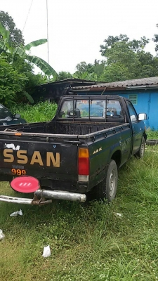 นิสสัน  big m