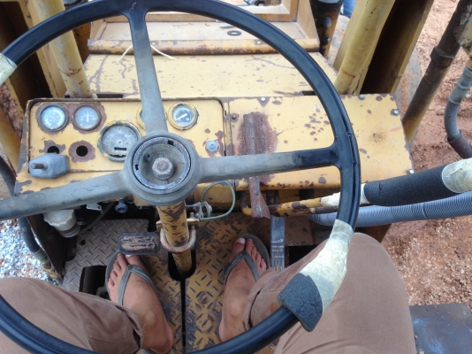 KOMATSU SD20-5 รถตัก เอนกประสงค์ ตักสูง KOMATSU SD20-5 รถตัก เอนกประสงค์ ตักสูง