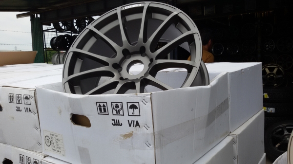 ขายล้อใหม่ขอบ20 6รูชุดละ13500