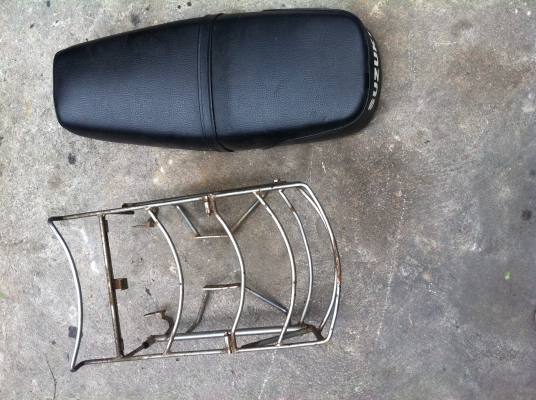 ขาย ตะแกรงหลังเก่า+เบาะ suzuki ชันชิโร่สภาพดีทั่งคู่