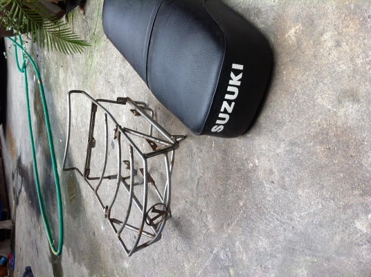 ขาย ตะแกรงหลังเก่า+เบาะ suzuki ชันชิโร่สภาพดีทั่งคู่