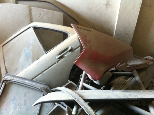 อะไหล่, อุปกรณ์ตกแต่งรถ และ ชิ้นส่วนรถยนต์และ มอเตอร์ไซด์มือสอง