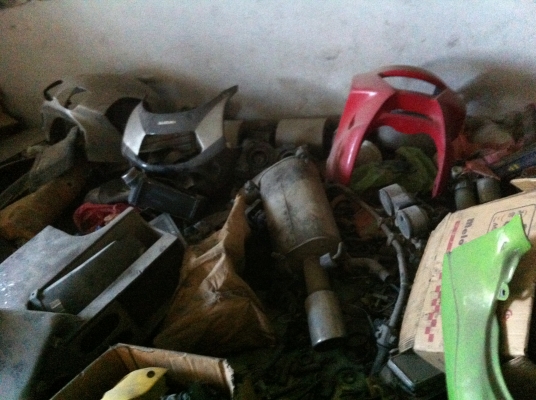 อะไหล่, อุปกรณ์ตกแต่งรถ และ ชิ้นส่วนรถยนต์และ มอเตอร์ไซด์มือสอง