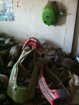 อะไหล่, อุปกรณ์ตกแต่งรถ และ ชิ้นส่วนรถยนต์และ มอเตอร์ไซด์มือสอง