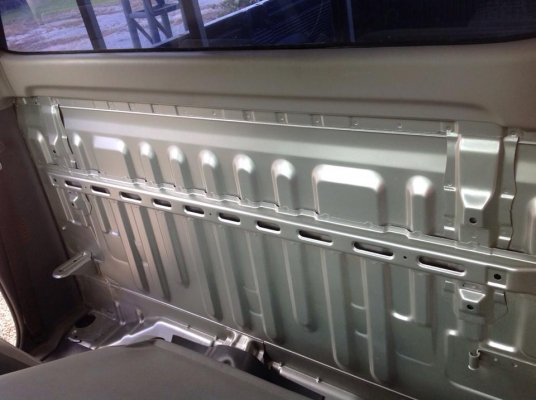 ขาย Toyota vigo หัวเดียว เครื่อง 2.5 ปี06 สีบอร์นเงิน ขาย Toyota vigo หัวเดียว เครื่อง 2.5 ปี06 สีบอร์นเงิน